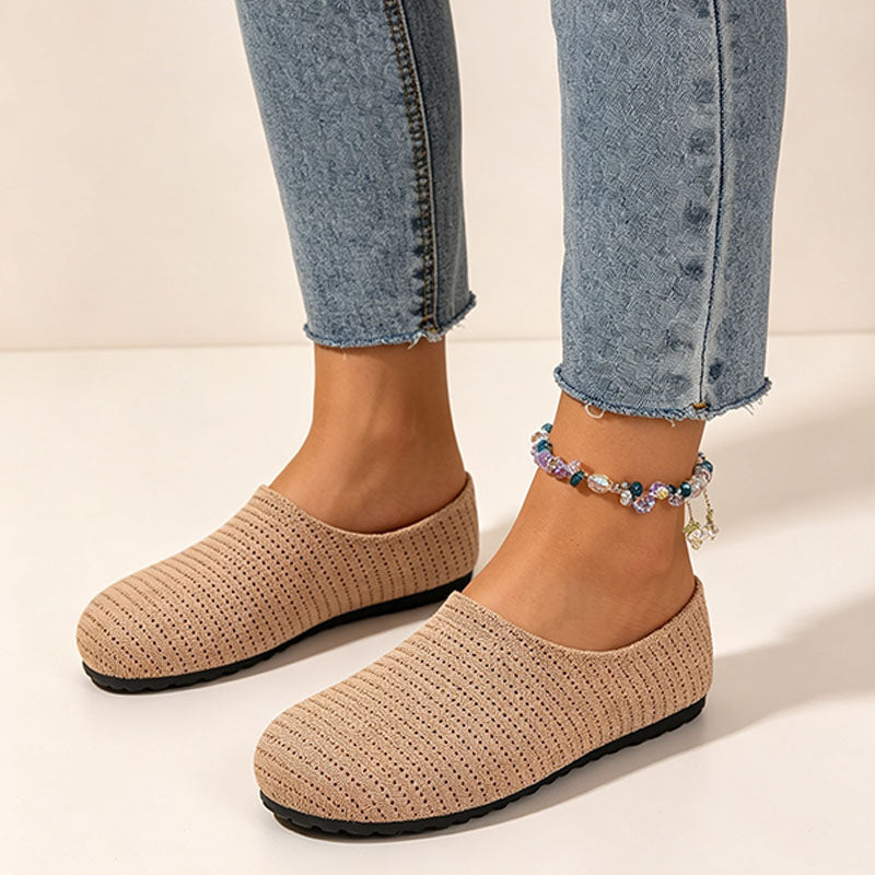 Round-toe lightweight and breathable mules