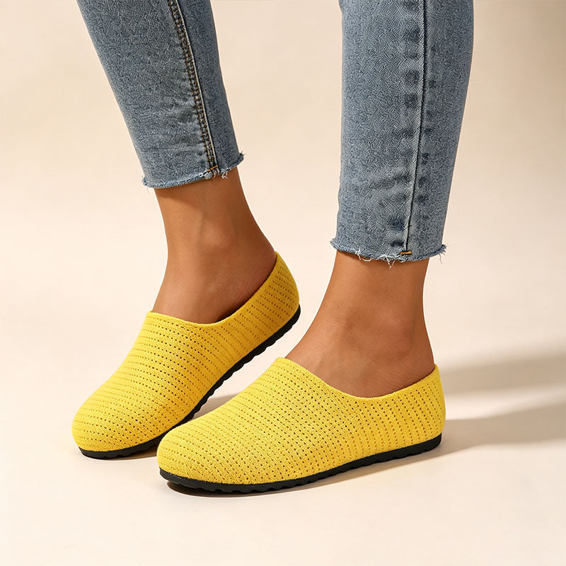 Round-toe lightweight and breathable mules