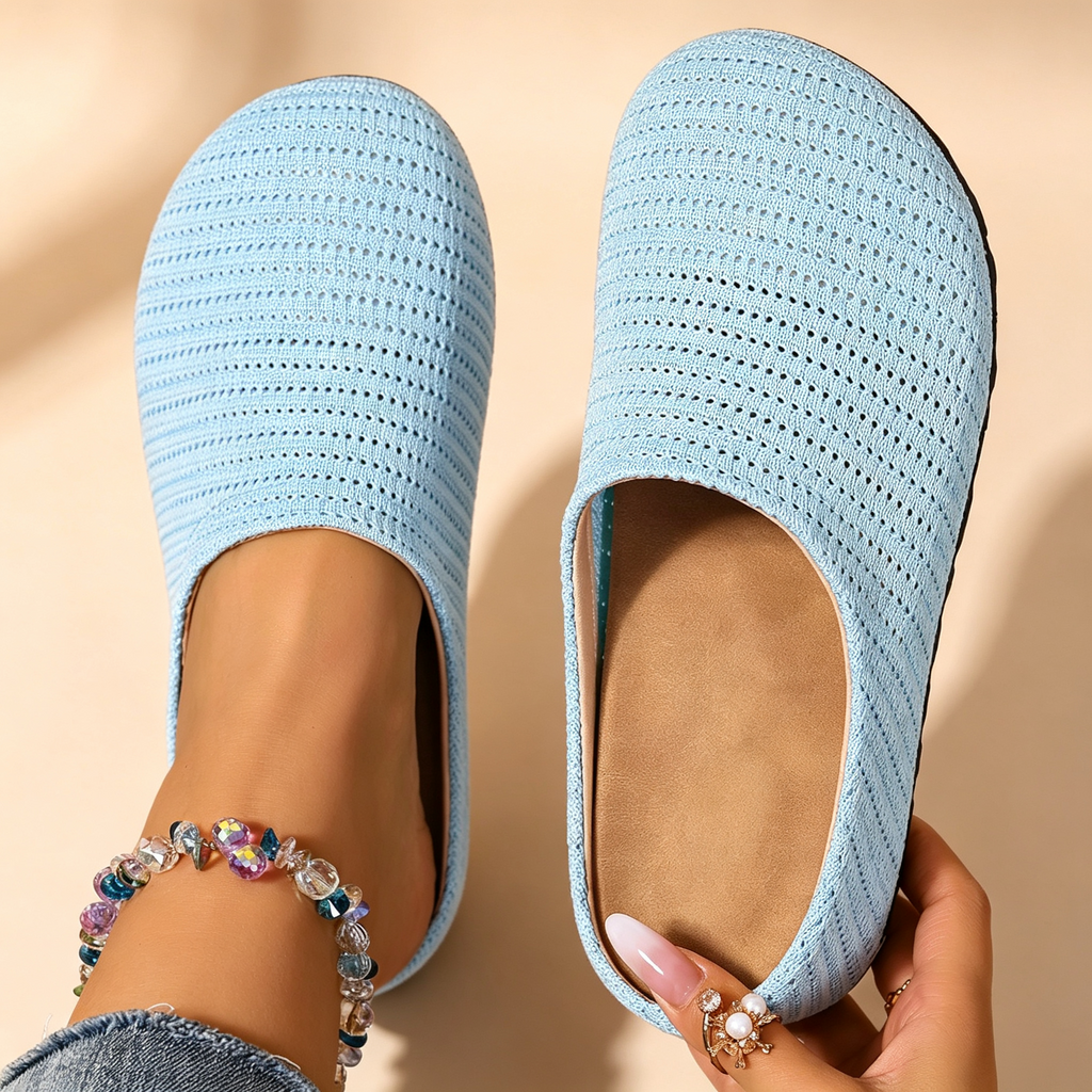 Round-toe lightweight and breathable mules