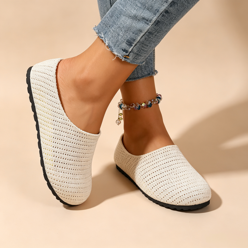 Round-toe lightweight and breathable mules