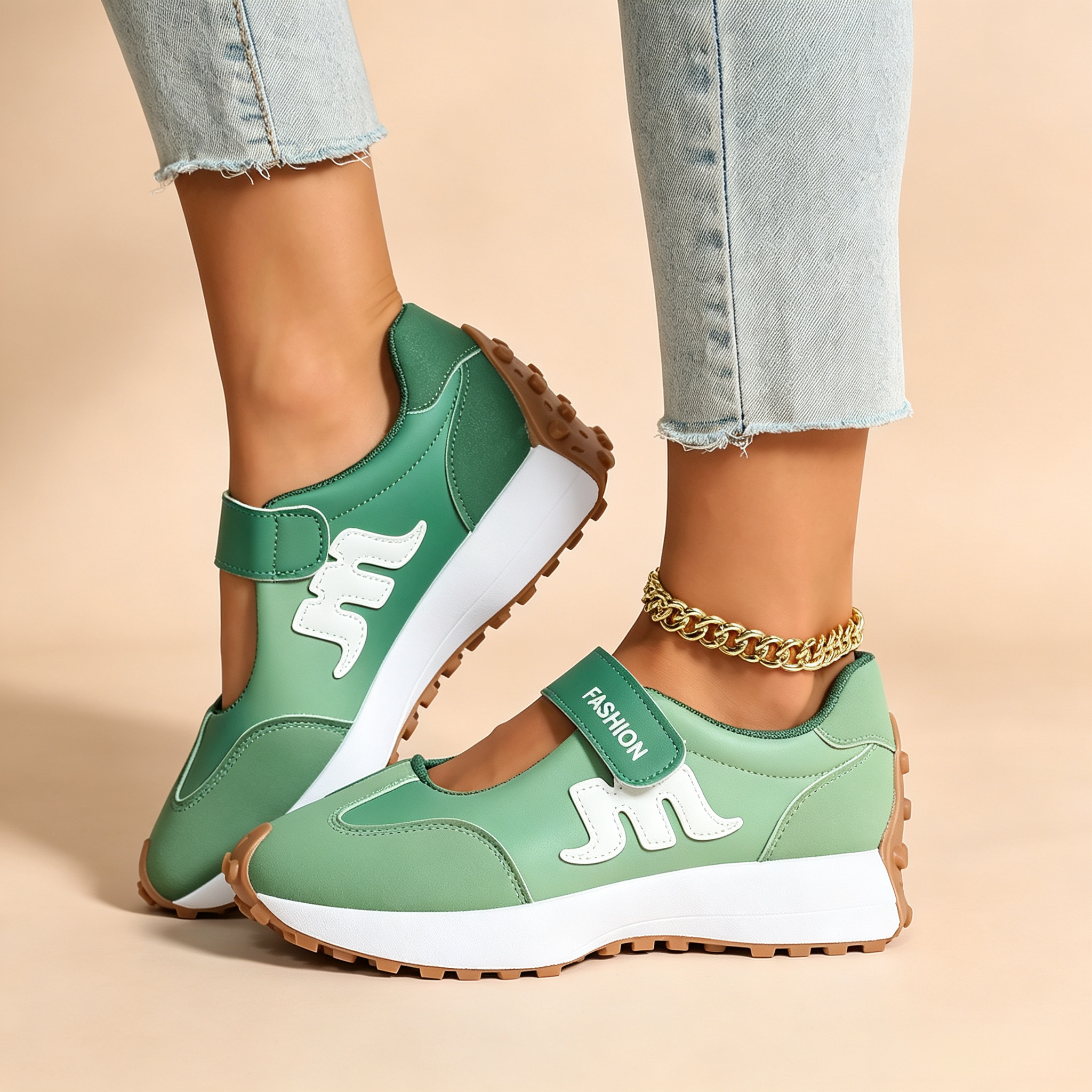 Retro platform casual shoes with Velcro straps
