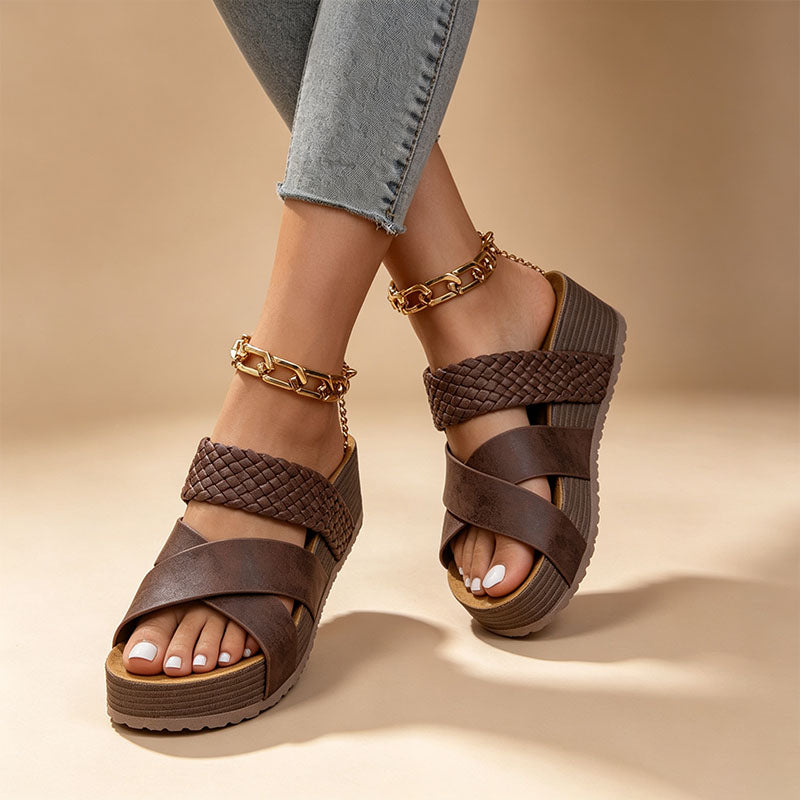 Casual crisscross platform sandals